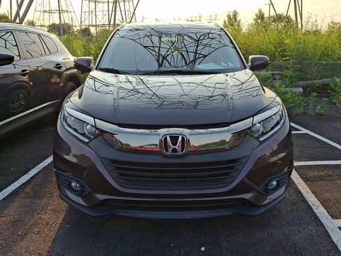 Used 2019 Honda HR-V EX image 2