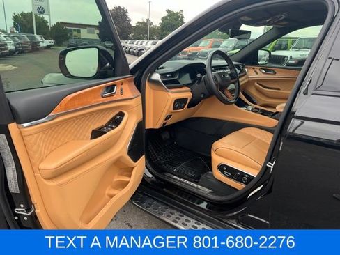 Used 2022 Jeep Grand Cherokee Summit AWD/4WD image 12