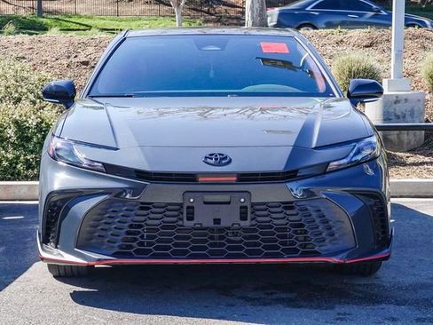 Used 2025 Toyota Camry SE w/ Convenience Package image 2