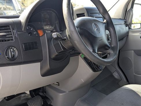 Used 2015 Mercedes-Benz Sprinter 2500 image 9