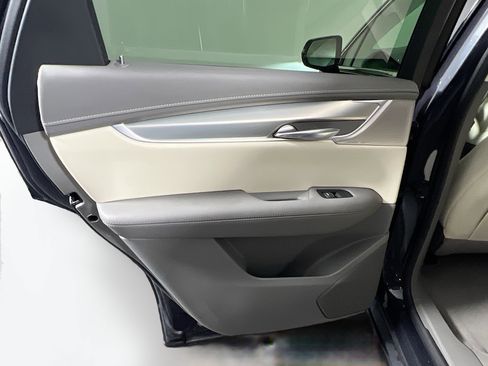 Used 2023 Cadillac XT5 Premium Luxury FWD image 17