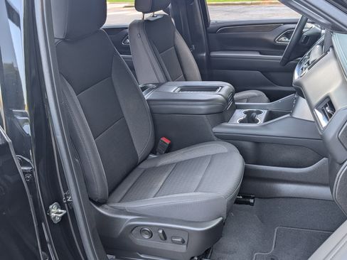 Used 2024 Chevrolet Suburban LS RWD image 22