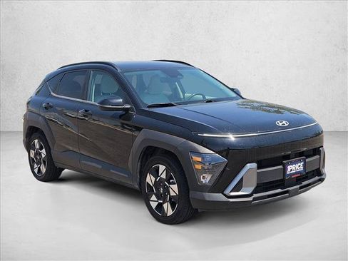 Used 2025 Hyundai Kona SEL FWD image 4