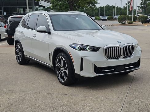 Used 2026 BMW X5 xDrive50e w/ Climate Comfort Package AWD/4WD image 3