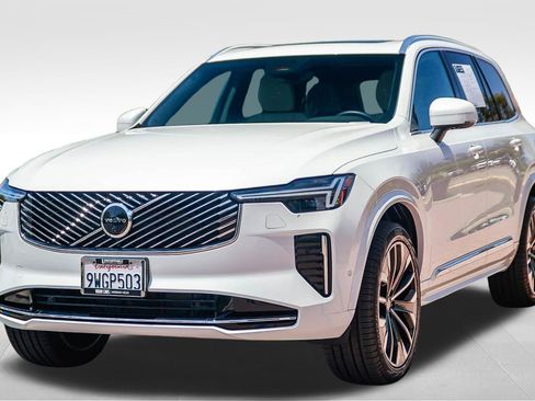 Certified 2026 Volvo XC90 B6 Plus AWD/4WD image 3