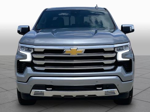 Used 2023 Chevrolet Silverado 1500 High Country w/ High Country Premium Package AWD/4WD image 4