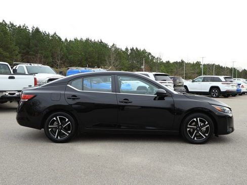 Used 2024 Nissan Sentra SV image 4