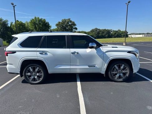 Used 2024 Toyota Sequoia Capstone RWD image 2