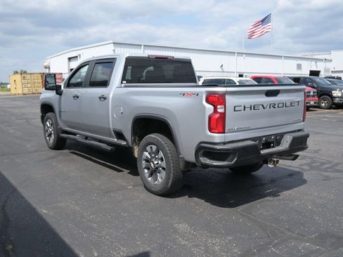 Used 2021 Chevrolet Silverado 2500 Custom w/ Custom Value Package AWD/4WD image 9