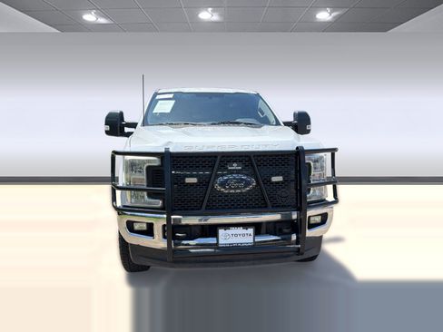 Used 2018 Ford F250 XL w/ Power Equipment Group AWD/4WD image 6