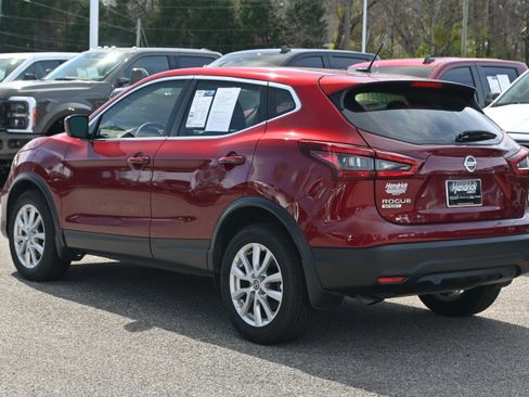 Used 2021 Nissan Rogue Sport S image 11