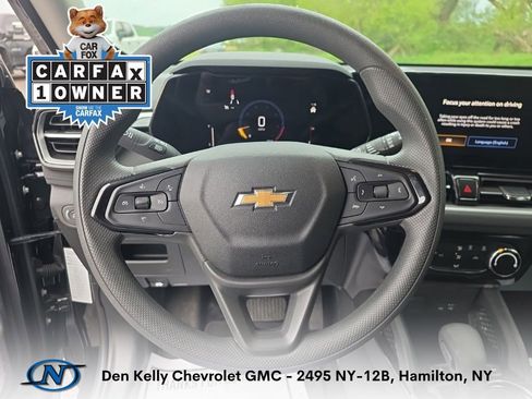 Used 2025 Chevrolet TrailBlazer LT AWD/4WD image 3