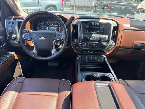 Used 2015 Chevrolet Silverado 2500 High Country w/ High Country Premium Package AWD/4WD image 8