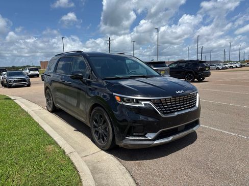 Used 2024 Kia Carnival SX Prestige FWD image 3