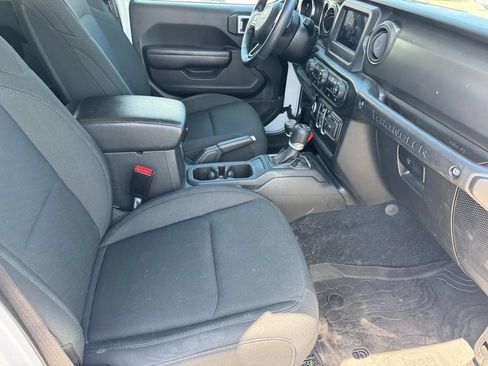 Used 2021 Jeep Wrangler Unlimited Sport AWD/4WD image 17