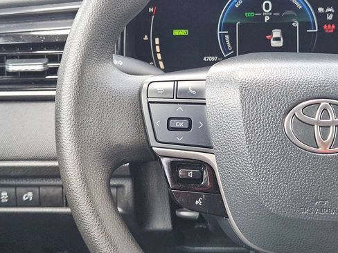Used 2025 Toyota Camry LE FWD image 24