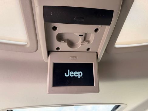 Used 2008 Jeep Commander Overland AWD/4WD image 29