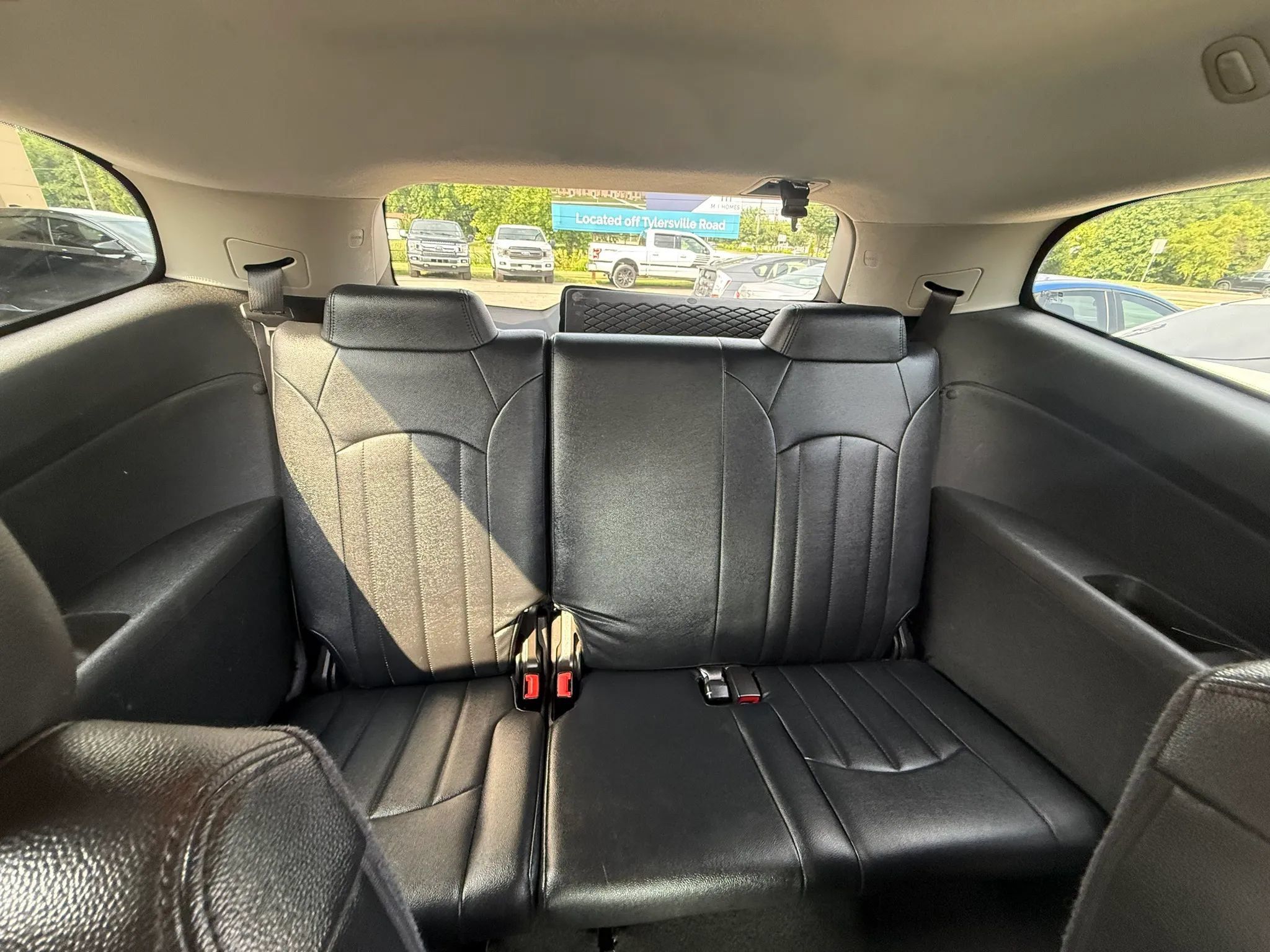 Used 2017 Chevrolet Traverse LT w/ Style and Technology Package FWD image 21