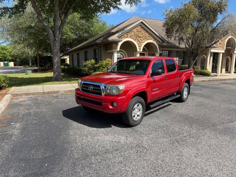 Used 2010 Toyota Tacoma PreRunner image 4