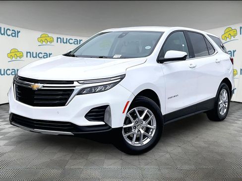 Used 2023 Chevrolet Equinox LT w/ Driver Convenience Package image 3