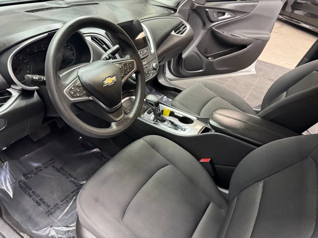 Used 2022 Chevrolet Malibu LT FWD image 31