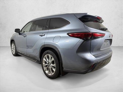 Used 2021 Toyota Highlander Limited AWD/4WD image 7