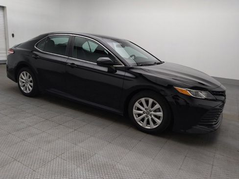 Used 2020 Toyota Camry LE FWD image 11