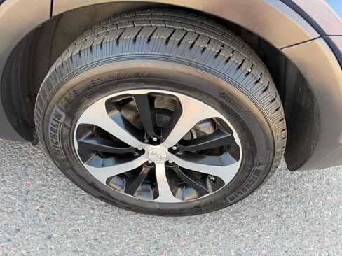 Used 2018 Kia Sorento EX AWD/4WD image 17