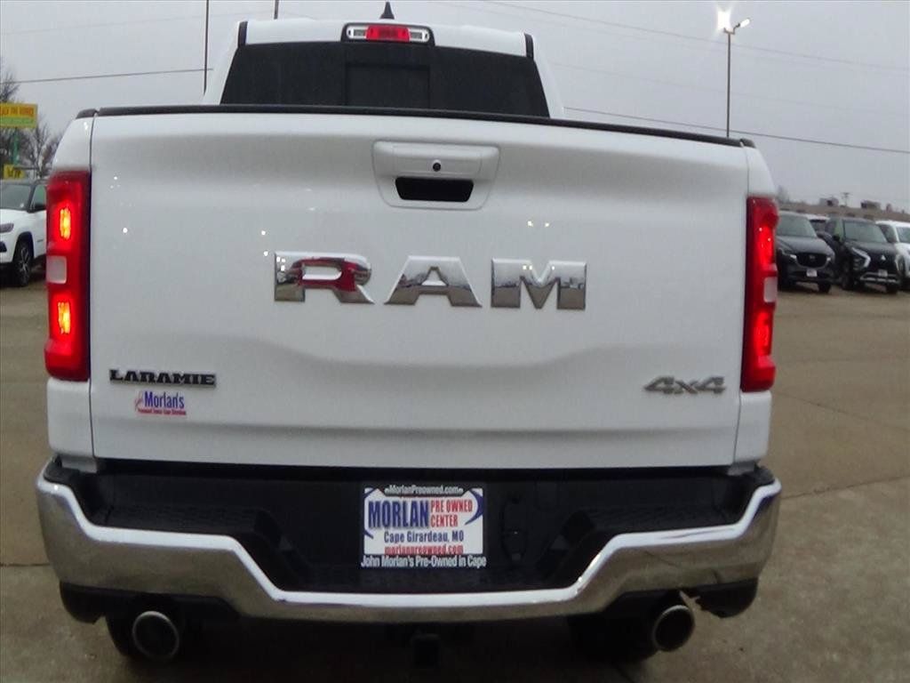 Used 2025 RAM 1500 Laramie AWD/4WD image 7