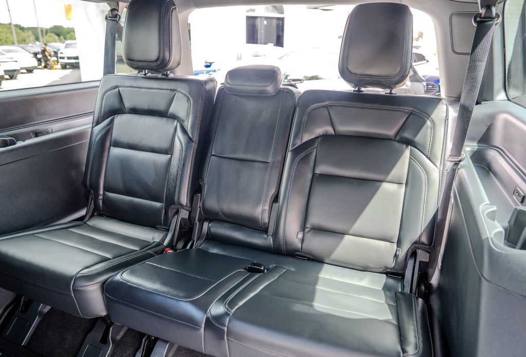 Used 2025 Lincoln Navigator L Reserve w/ Jet Appearance Package AWD/4WD image 24