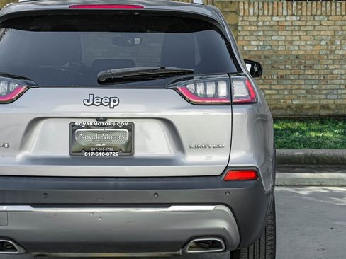 Used 2020 Jeep Cherokee Limited image 61