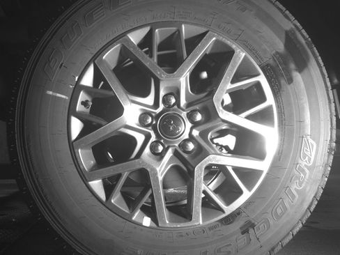 Used 2025 Jeep Wrangler Sahara image 12