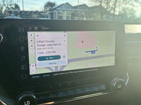 Used 2024 GMC Canyon AT4 w/ Technology Package image 19