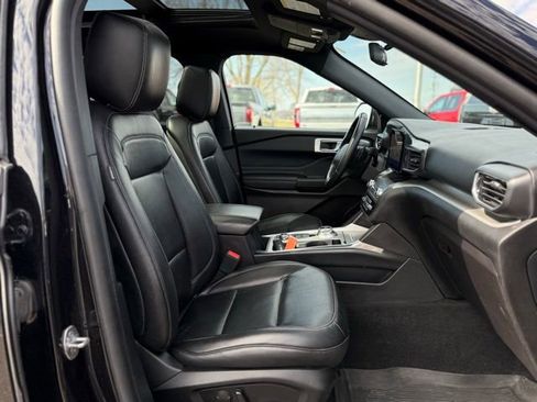 Used 2020 Ford Explorer XLT w/ Equipment Group 202A image 17