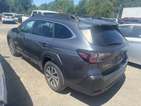 Used 2024 Subaru Outback Premium AWD/4WD image 4