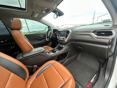 Used 2020 GMC Acadia AT4 w/ GMC Pro Grade Package AWD/4WD image 9