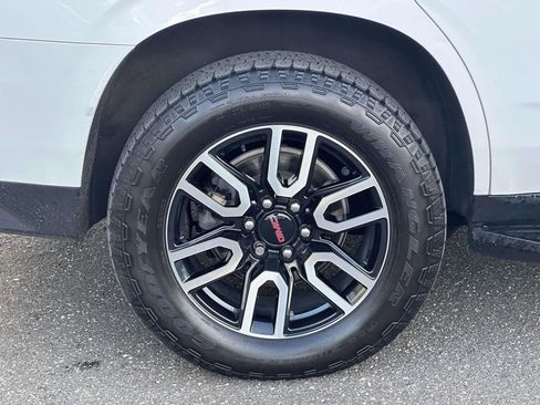 Used 2023 GMC Yukon AT4 w/ Technology Package image 6