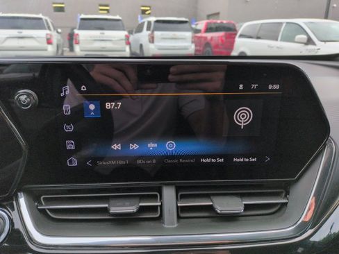 Used 2025 Chevrolet Trax RS w/ Driver Confidence Package FWD image 37
