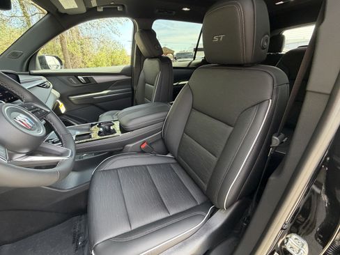 New 2026 Buick Enclave Sport Touring w/ Power Package FWD image 18