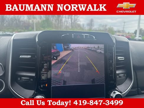 Used 2024 RAM 2500 Big Horn w/ Sport Appearance Package AWD/4WD image 38