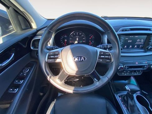 Used 2019 Kia Sorento EX image 12