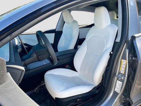 Used 2025 Tesla Model 3 Long Range image 20