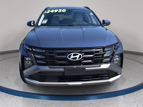 Used 2025 Hyundai Tucson SEL FWD image 3