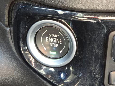 Used 2023 Chevrolet Silverado 1500 RST image 10