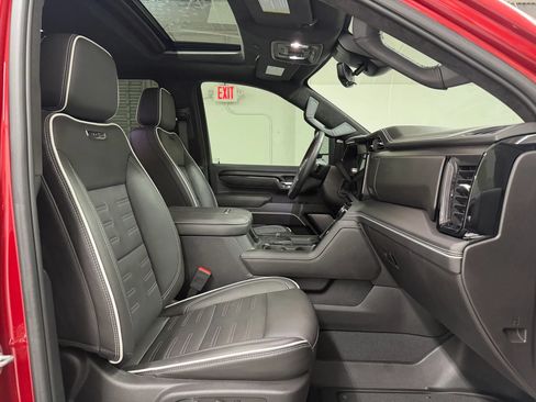 Used 2025 GMC Sierra 2500 AT4X AWD/4WD image 11