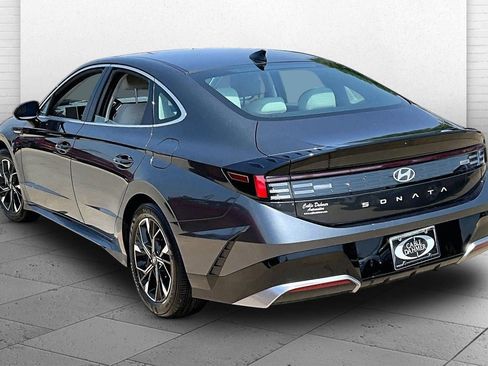 Used 2025 Hyundai Sonata SEL FWD image 4