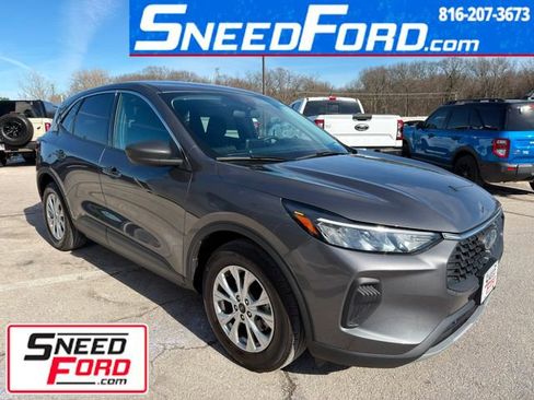 Used 2023 Ford Escape Active image 1