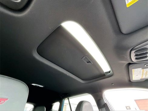 Used 2025 Chevrolet Trax RS w/ Sunroof Package image 21