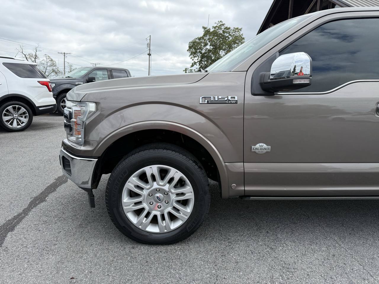 Used 2019 Ford F150 King Ranch w/ Equipment Group 601A Luxury AWD/4WD image 40