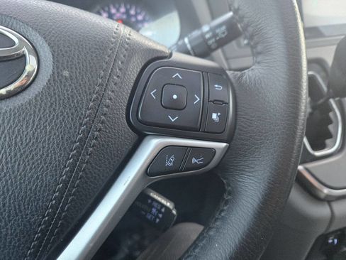 Used 2018 Toyota Sienna XLE image 18
